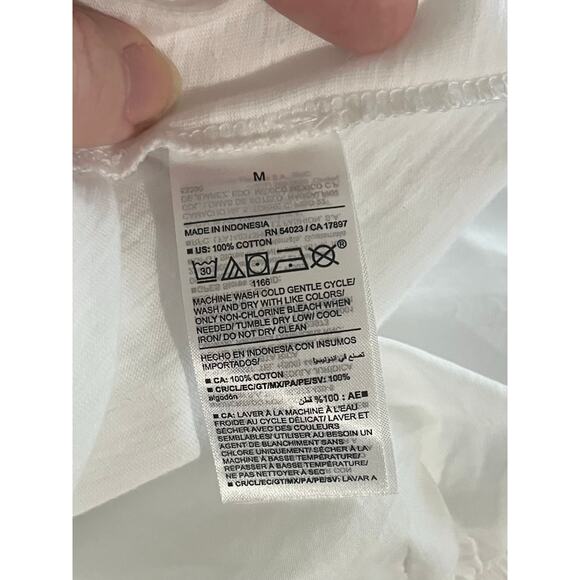 Old Navy Women’s Puff Sleeve Top M White Key Hole Coquette Cottage Flowy NWT - Picture 8 of 9